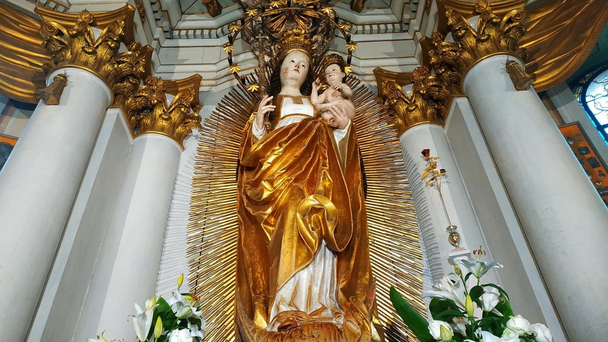 Trandafirul de aur al Sanctuarului Marian